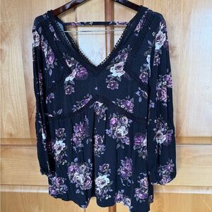 Daniel Rainn Floral Top With Lace Accents. V Front & Back. Size 1X, Black/Pink